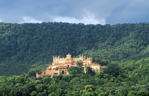 Chhatarpur Hotel | The Oberoi Rajgarh Palace, Khajuraho