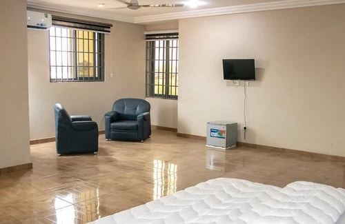 Prampram Bed & Breakfast | The Grange Hotel