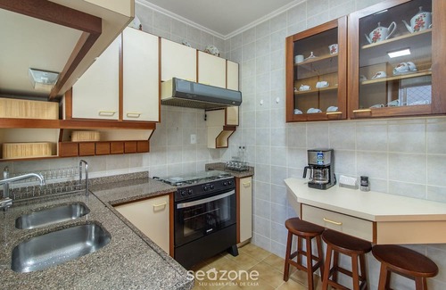 Centro Apartment | 3BR Apt w/Balcony 100m From Beach Evz0601