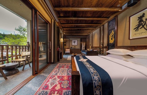 Fenghuang Bed & Breakfast | Fenghuang Yiquan River View B&B