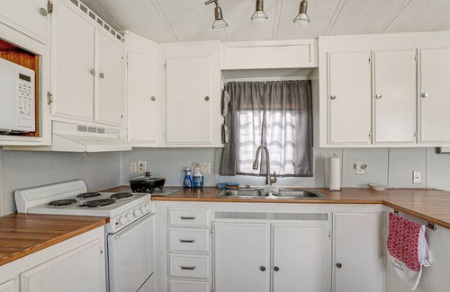 Davenport Cottage | Davenport Couple's Retreat w/Resort Perks!