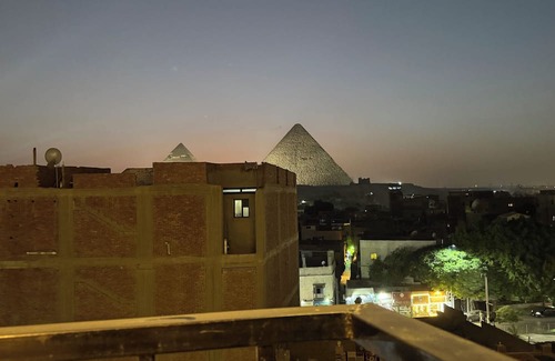 Al Haram House | Charming Hotel with Stunning Panorama View of the Great Giza Pyramids,
