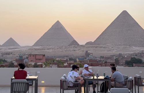 Al Haram House | Charming Hotel with Stunning Panorama View of the Great Giza Pyramids,