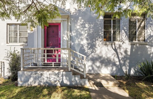 La Brea House | Cozy 2BR Private Condo in West LA