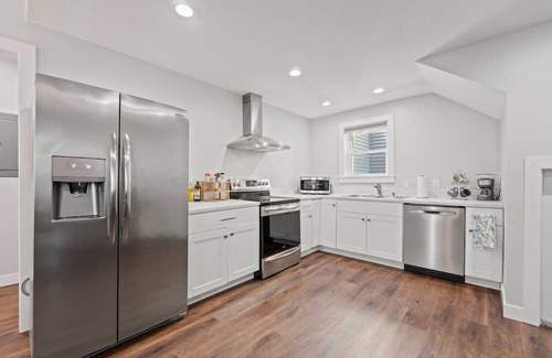 West Central Apartment | Downtown Fort Wayne, Triplex- Apt A