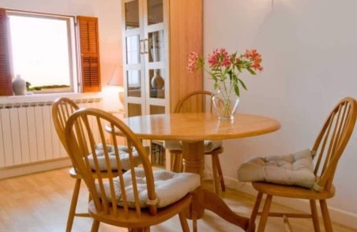 Les Clos Landais Apartment | Two bedroom apartment situated in the countryside parish of St Pierre du Bois