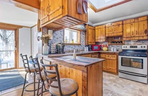 Town of Richmond Cottage | Honeoye Happiness Year Round Lake View/Access 3 BR