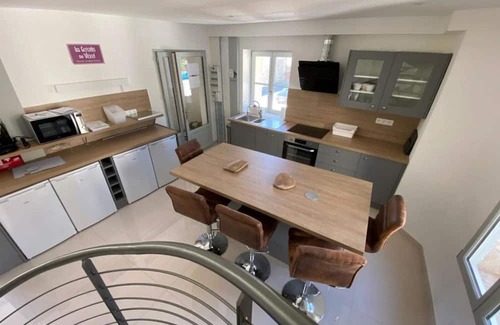 Vaux-sur-Seine Cottage | Gite Évecquemont, 4 bedrooms, 8 persons