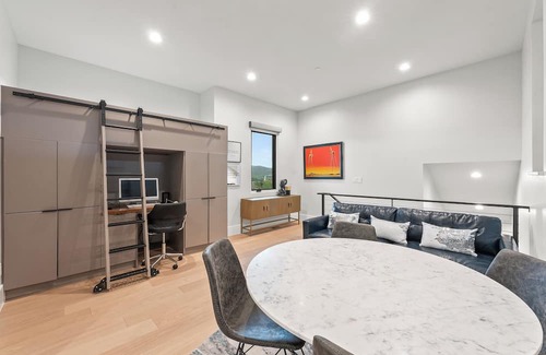 The Preserve House | Spacious 6-bedroom house Comes with House Manager /Driver 8:30am - 8:30 pm.