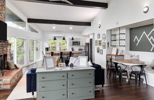 Basye House | New Listing! Bryce Resort - The Hillside Hideaway