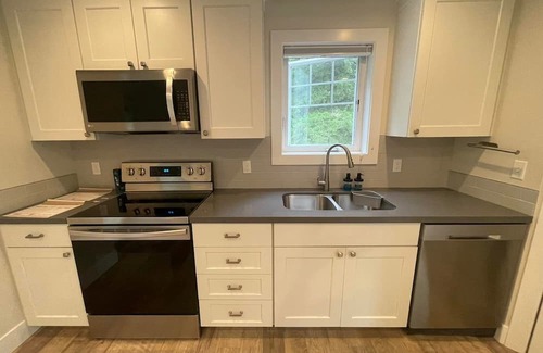 Union Hill-Novelty Hill Apartment | Cozy 1 Bdrm - recently constructed, private setting