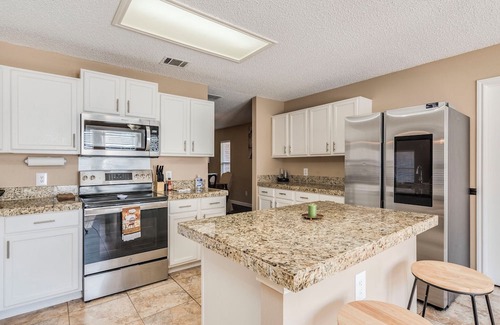 Cedar Park House | Spacious 5-bdrm house w/Free WiFi in Pleasant Cedar Park 25 Min to 6th Street