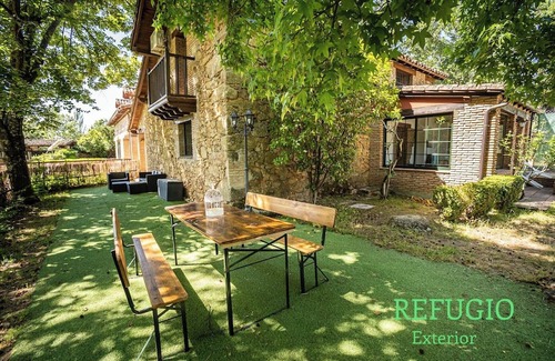 Cuacos de Yuste Cottage | Rural house * Paraje de Yuste. Ideal for families and groups, pets allowed