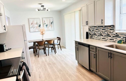 Farmers Branch House | Charming Family Home in Quiet Farmers Branch
