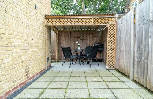 Tottenham House | Vibrant 3-bedroom house in wonderful London with WiFi