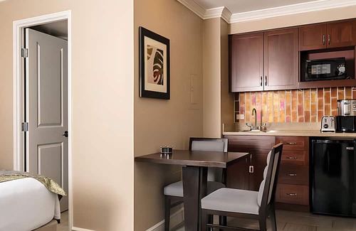Princeville Resort | Wyndham Royal Garden at Waikiki: Cozy Studio Suite in a Luxury Honolulu Resort