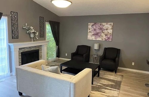 Northeast Edmonton House | 3-bedroom house in amazing Edmonton with WiFi, AC