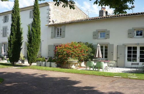 Saint-Romain-de-Benet House | Gîte le sun house - family gite for 7 people between countryside and ocean