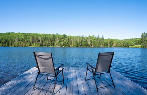 Saint-Alphonse-Rodriguez House | Chalet Hello| Private Lake Access | Hot Tub | EV