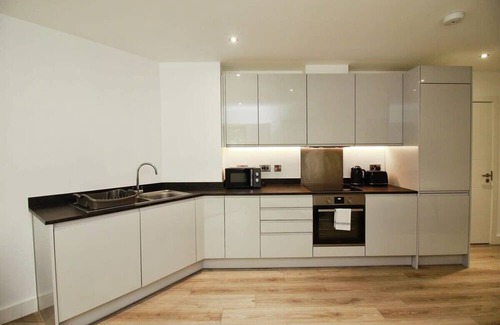 Barnt Green Apartment | Seven Stays Modern Studio Apartment - Solihull