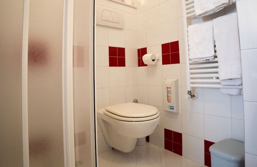 Castagneto Carducci Other | Room 'Uno' with Shared Pool, Wi-Fi and Air Conditioning