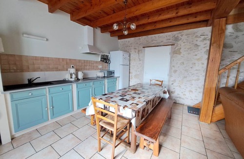 Saint-Pierre-de-Buzet Apartment | Gîte "Les Glycines" 3 bedrooms