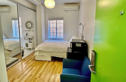 Downtown Long Beach House | Charming Micro Hotel with AC in Long Beach - Stay cool and cozy - NO WIFI/TV