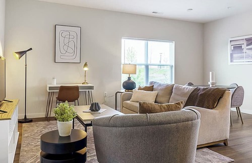 Cartersburg Apartment | Barsala l Charming 2BR with Fitness Center & Pool Access!
