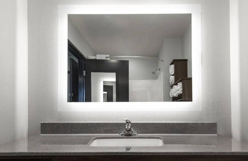 Pooler House | Welcoming Hotel w/In-Room Kitchenettes, Pet-Friendly, Near Savannah Airport, Fr