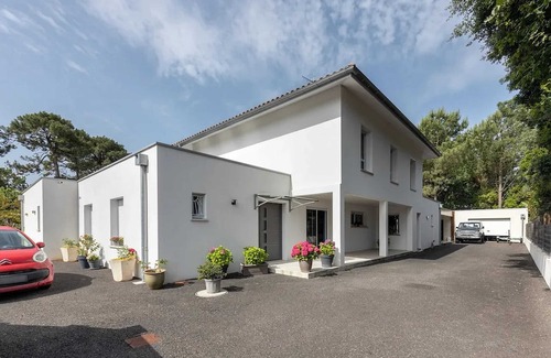 Mimizan-Plage Villa | Homerez - Contemporary villa in Mimizan