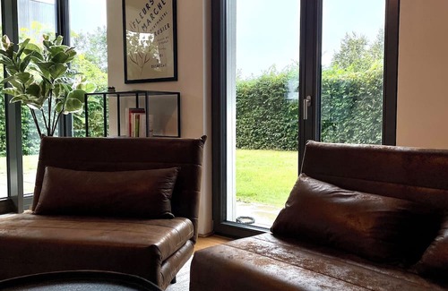 Blaustein Apartment | Traumhafte Ferienwohnung Blaustein-panorama - neu und mit Eigenem Garten!