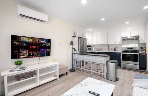 West Covina Apartment | Cozy studio in amazing West Covina with WiFi, AC