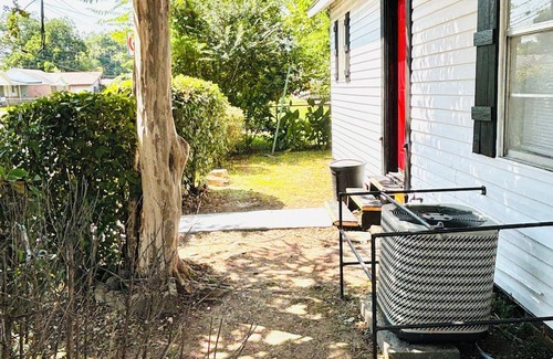 Alexandria House | Red Door Lodge of Alexandria 2-Bedroom, 11Bathroom with WiFi & AC