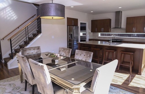 Auburn House | Charming 4-bedroom house with AC, WiFi in Auburn
