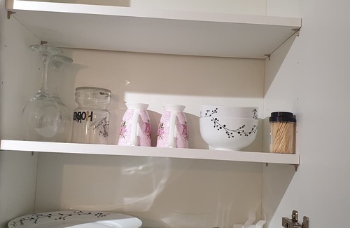 Basildon Apartment | Cozy studio room within a house in Basildon with free WiFi