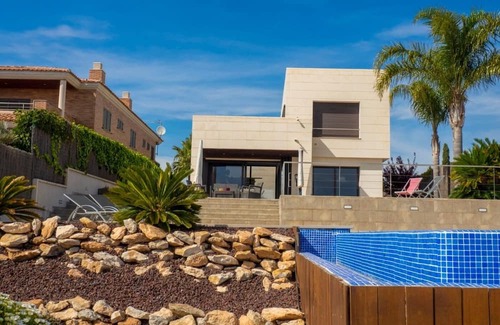 Comarruga Villa | Morrigan - Xeckin Holidays