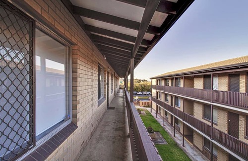 Semaphore Apartment | Relaxed Beachside Comfort on Semaphore Foreshore