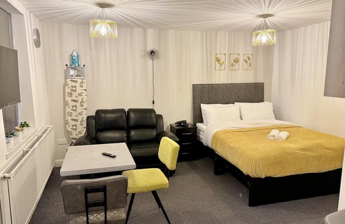 Seisdon Apartment | Luxury Studio Apartment Birmingham