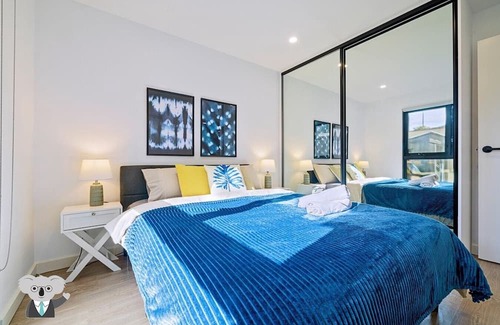 Cremorne Apartment | KozyGuru | Cremorne | Walking distance to Station