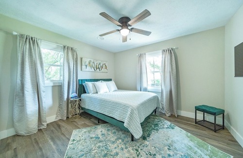 Opelika House | Conveniently located to Downtown Opelika, RTJ Golf Course, and Auburn University