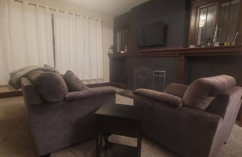 Quincy House | Charming 3-bedroom Centrally Located