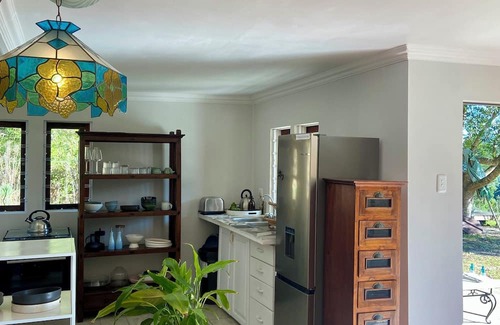 Knysna Cabin | Peaceful Nature Lover's cabin with WiFi and a retro caravan