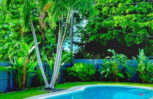 Wilton Manors Villa | 🌴VILLA PARAÍSO🌴 pool grill fenced backyard beach dog park