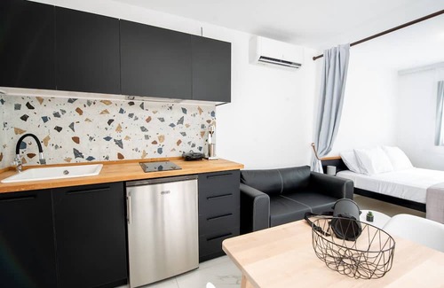 Zakhloritika Apartment | Grand Relax Suite 1 with Private Jacuzzi