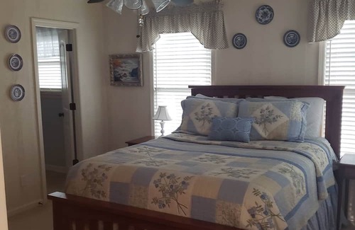 Little Kowaliga Cabin | Charming 4-bedroom/4-bath lake cabin with WiFi and AC on beautiful Lake Martin