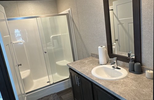 Anchorville House | Cozy 2-bedroom mobile home in awesome Clinton Township with AC, WiFi