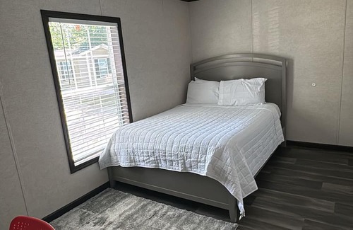 Anchorville House | Cozy 2-bedroom mobile home in awesome Clinton Township with AC, WiFi