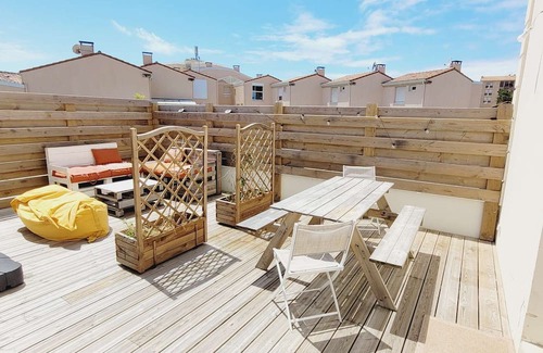 Mimizan-Plage Apartment | Apartment for 6 people in the heart of the pedestrian streets of Mimizan plage