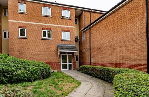 Laindon Apartment | Pass the Keys | Cosy flat