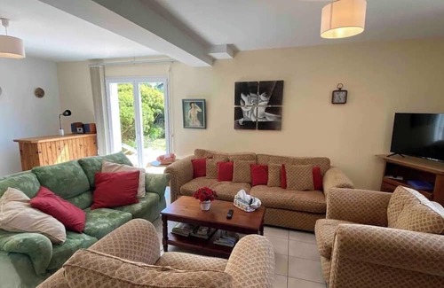 Pleherel-Plage-Vieux-Bourg Cabin | Detached house on fenced plot in Pleherel -plage